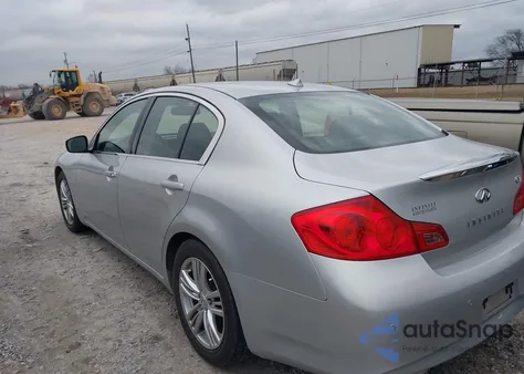 2010 Infiniti G37 Journey z USA, uszkodzony, nr VIN JN1CV6AP9AM200448